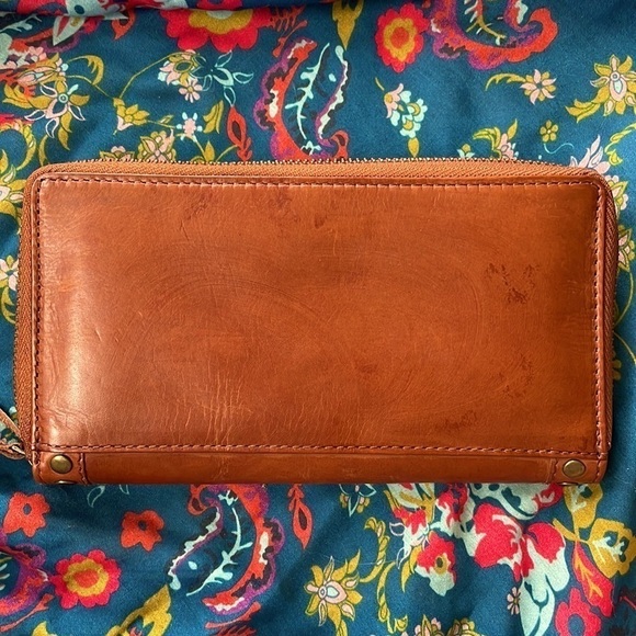 Brand New Genuine Leather Brown Wallet Gold Tone Vintage Studs Zip Around Wallet - Picture 3 of 13